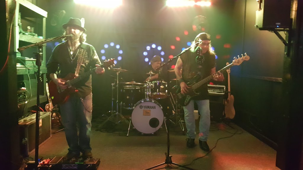 Mondays Pub | restaurant | 7934 S Main St, Helen, GA 30545, USA | 7068780094 OR +1 706-878-0094