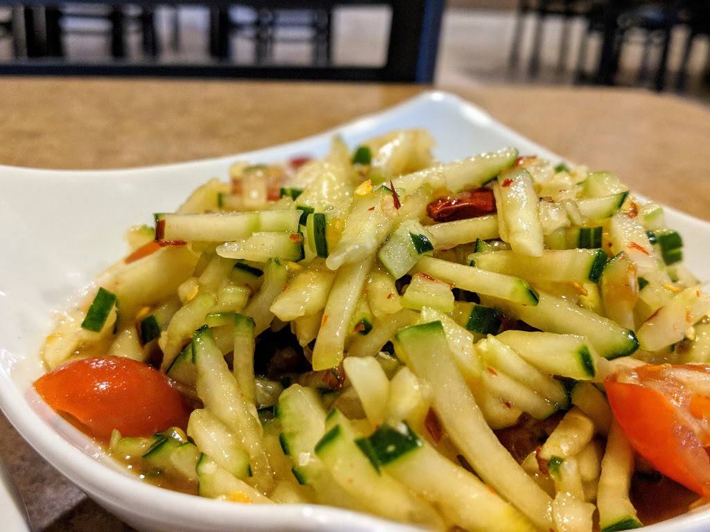 Fawns Asian Cuisine | restaurant | 1107 E University Ave, Des Moines, IA 50316, USA | 5152660664 OR +1 515-266-0664