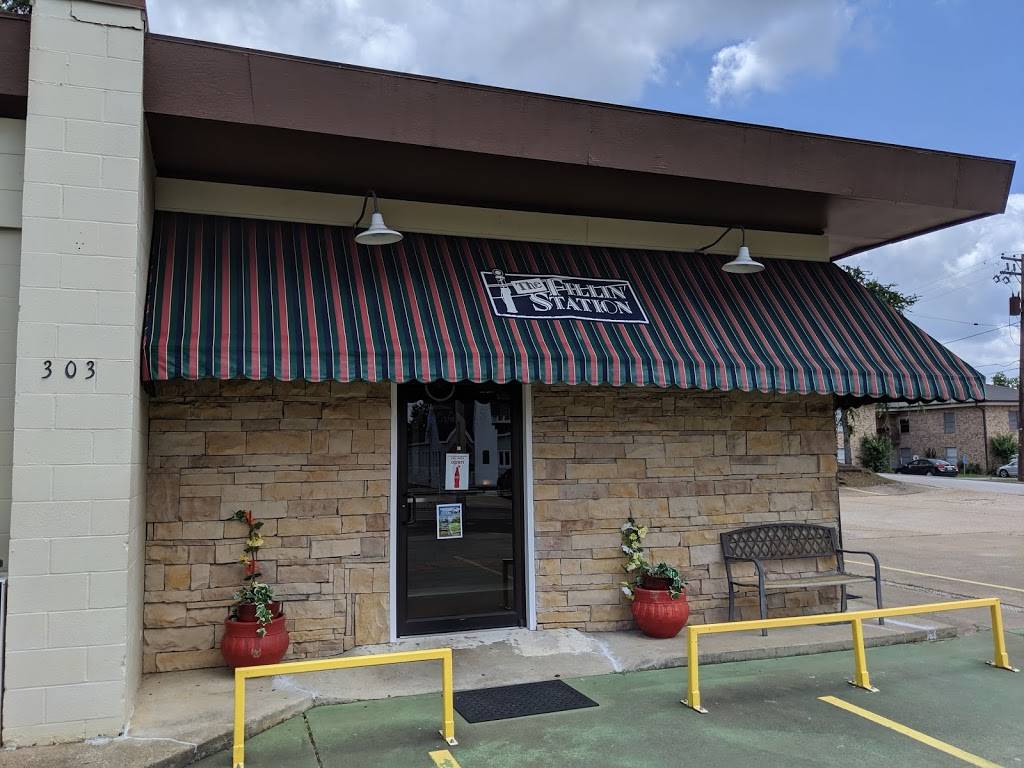 Filling Station | restaurant | 303 S Main St, Henderson, TX 75654, USA | 9036577771 OR +1 903-657-7771