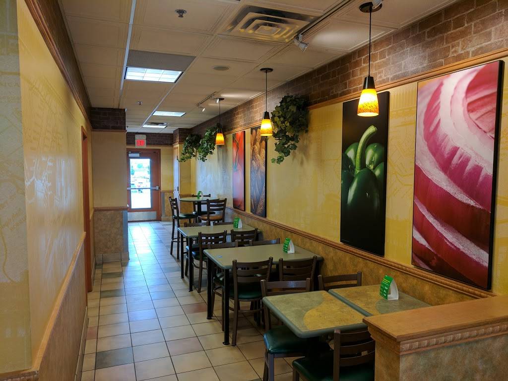 Subway Restaurants | restaurant | 1275 E, County Rd D Suite 105, Maplewood, MN 55109, USA | 6517835873 OR +1 651-783-5873