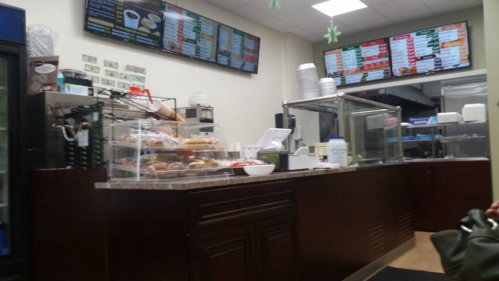 Gyro Spot | restaurant | 16 Central Ct, Valley Stream, NY 11580, USA | 5166129791 OR +1 516-612-9791