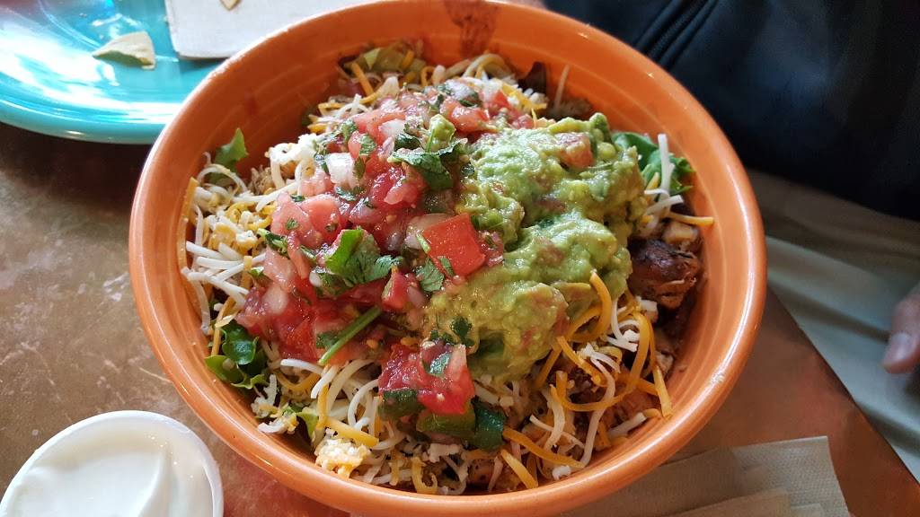 Dos Coyotes Border Café | restaurant | 13385 Folsom Blvd, Folsom, CA 95630, USA | 9163519750 OR +1 916-351-9750