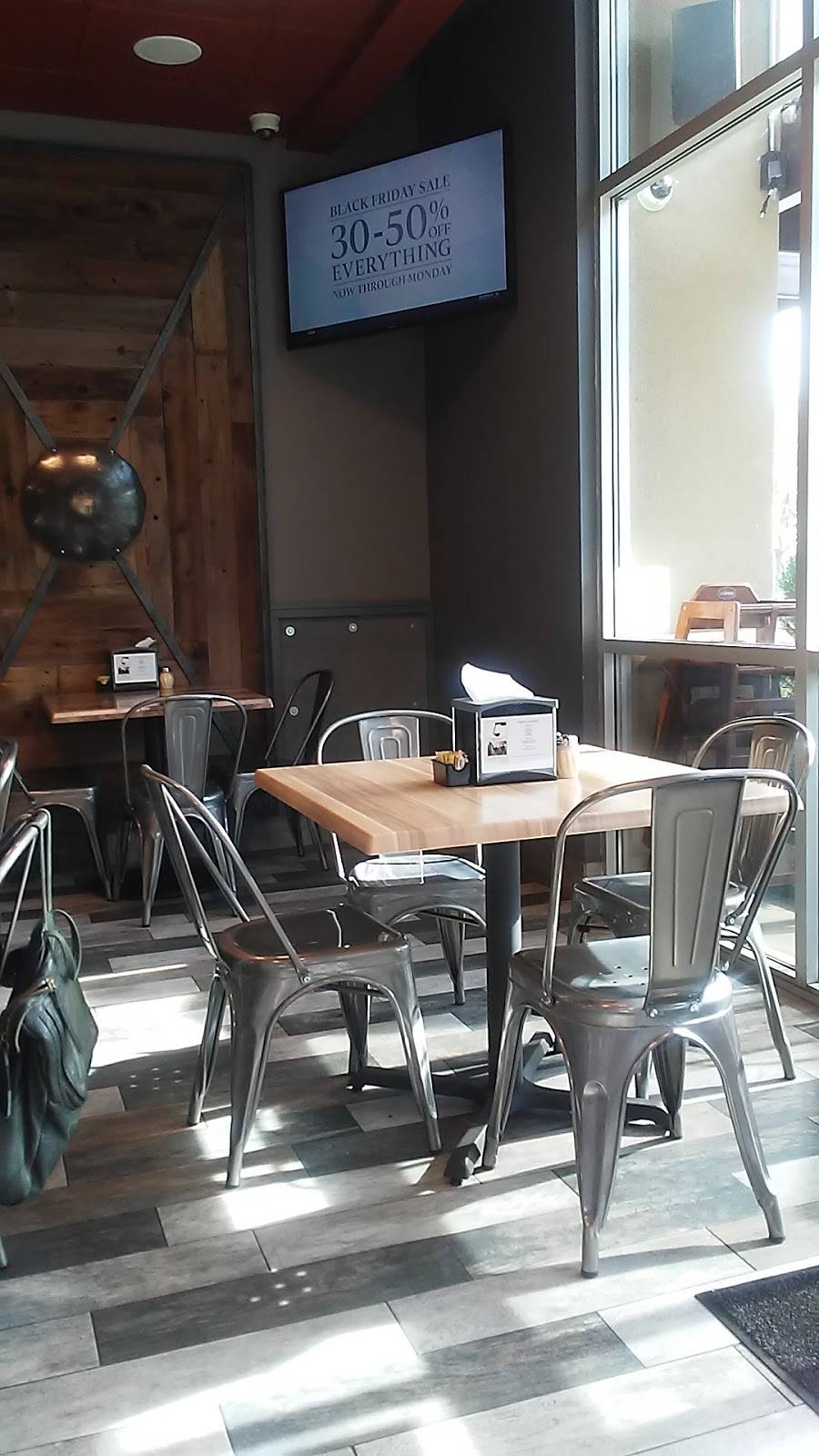 The Tap House | restaurant | 2175 N Schnoor St #101, Madera, CA 93637, USA | 5593775000 OR +1 559-377-5000