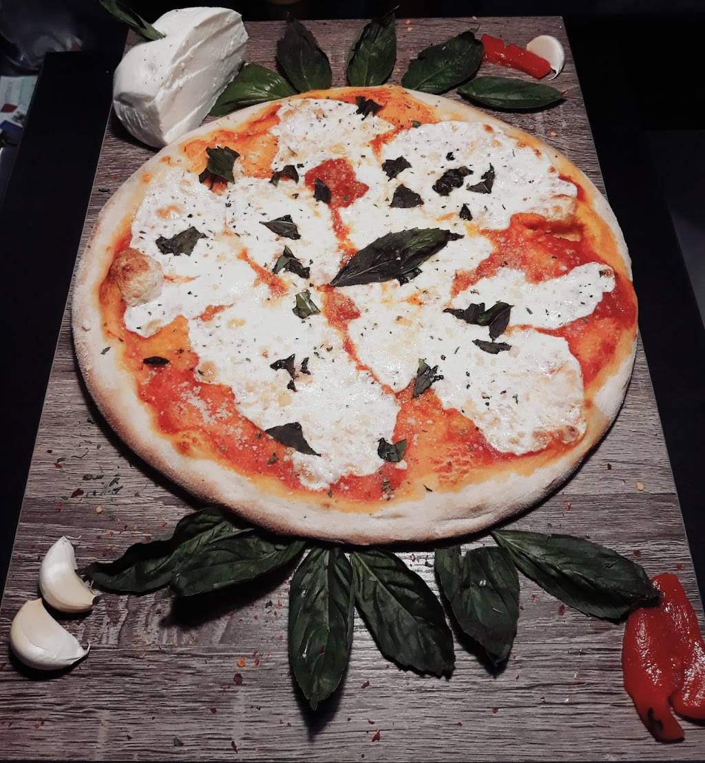 Paradiso Pizzeria | meal takeaway | 200 New York Ave, Union City, NJ 07087, USA | 2017139892 OR +1 201-713-9892