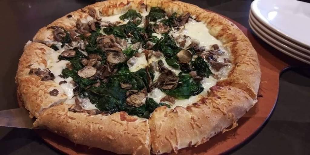 Pizza Hut | restaurant | 4301 7th St, Bay City, TX 77414, USA | 9792457601 OR +1 979-245-7601