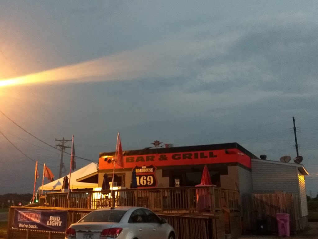 Roadhouse 169 Bar & Grill | restaurant | 1006 N River Dr, North Mankato, MN 56003, USA | 5073877511 OR +1 507-387-7511