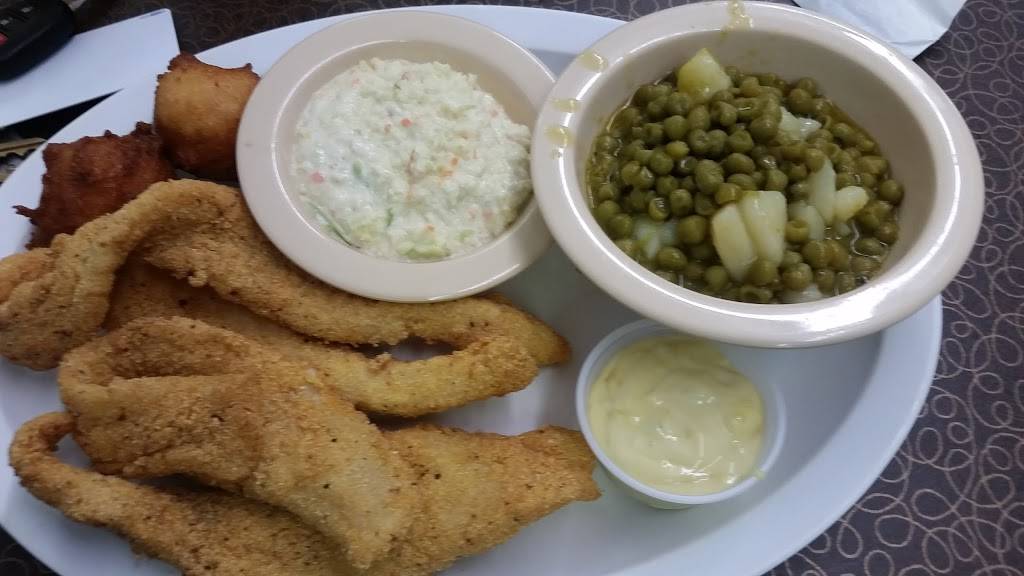 Copper Kettle | restaurant | 170 N Memphis St, Holly Springs, MS 38635, USA | 6625511022 OR +1 662-551-1022