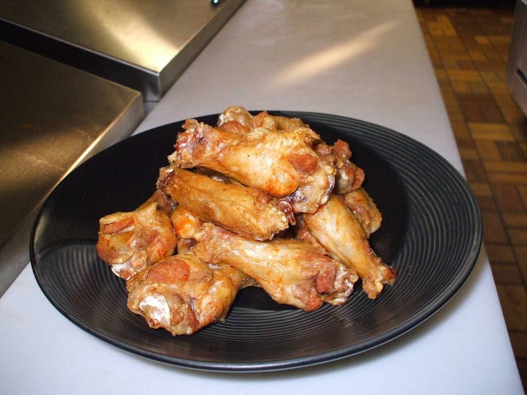 Mikes Place | restaurant | 19 Ferry St, Leetsdale, PA 15056, USA | 7242669904 OR +1 724-266-9904