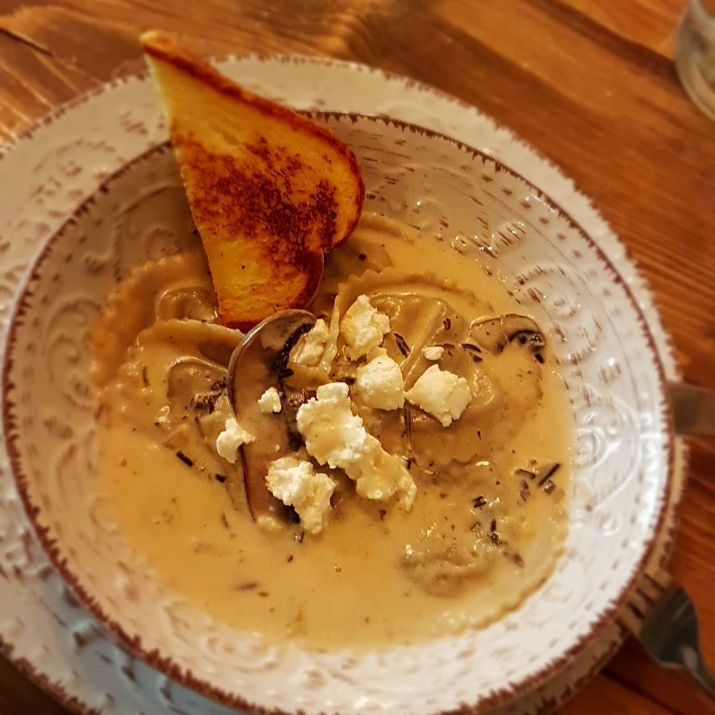 The Curly Willow Eatery | restaurant | 141 Pine St, Collingwood, ON L9Y 2L7, Canada | 7053151662 OR +1 705-315-1662