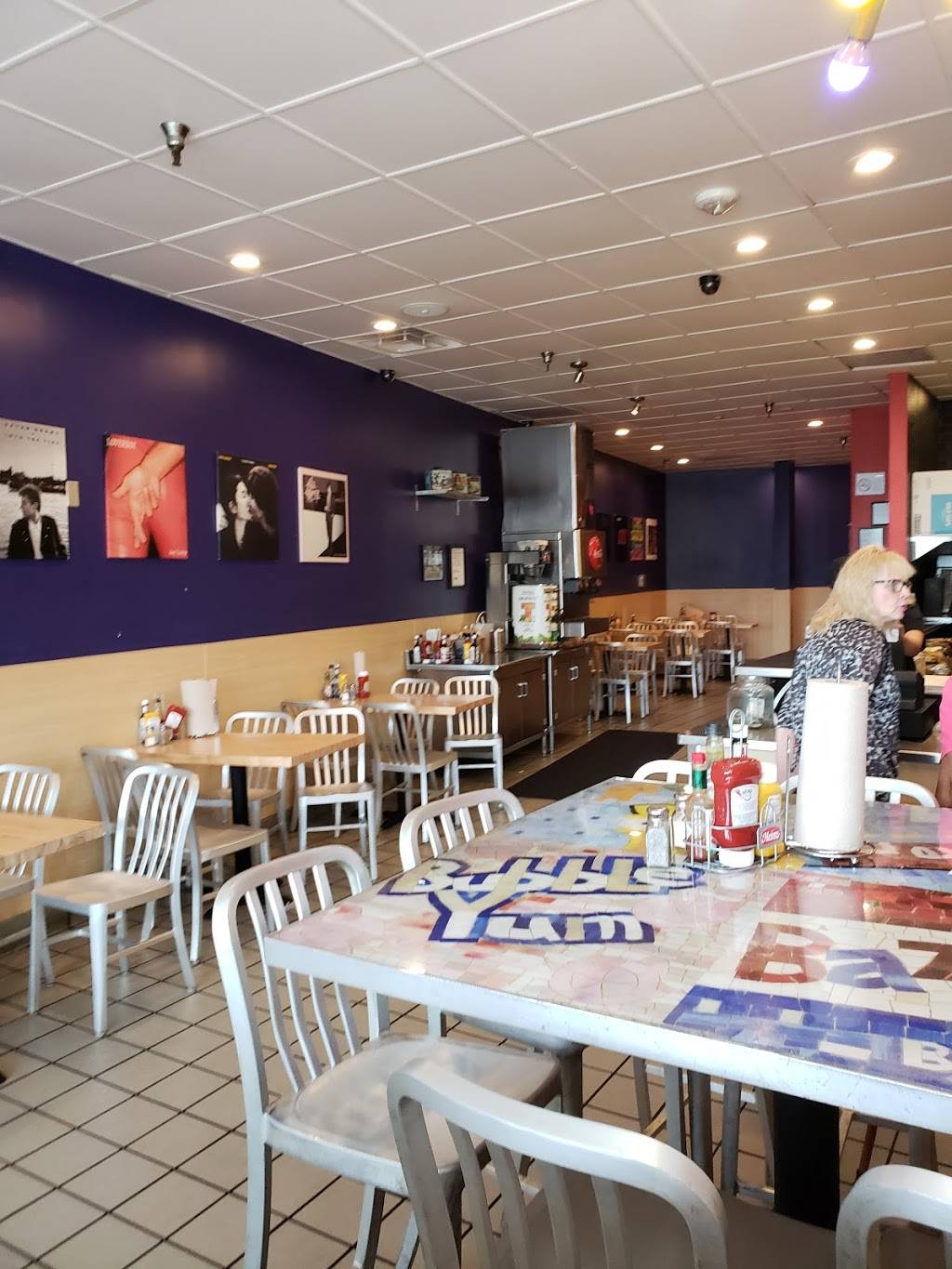 BGR The Burger Joint | restaurant | Neelsville Village Center, 20940 Frederick Rd, Germantown, MD 20876, USA | 3015400181 OR +1 301-540-0181