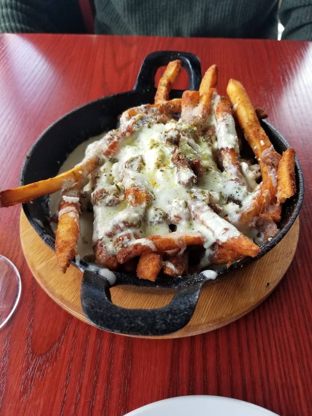 Zivio Modern European Tavern and Grill | restaurant | 724 Wealthy St SE, Grand Rapids, MI 49503, USA | 6166083534 OR +1 616-608-3534