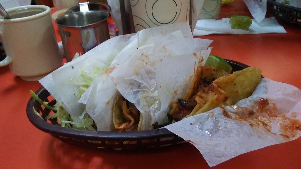 Atotonilco Taqueria | restaurant | 1649 W 47th St, Chicago, IL 60609, USA | 7732475870 OR +1 773-247-5870