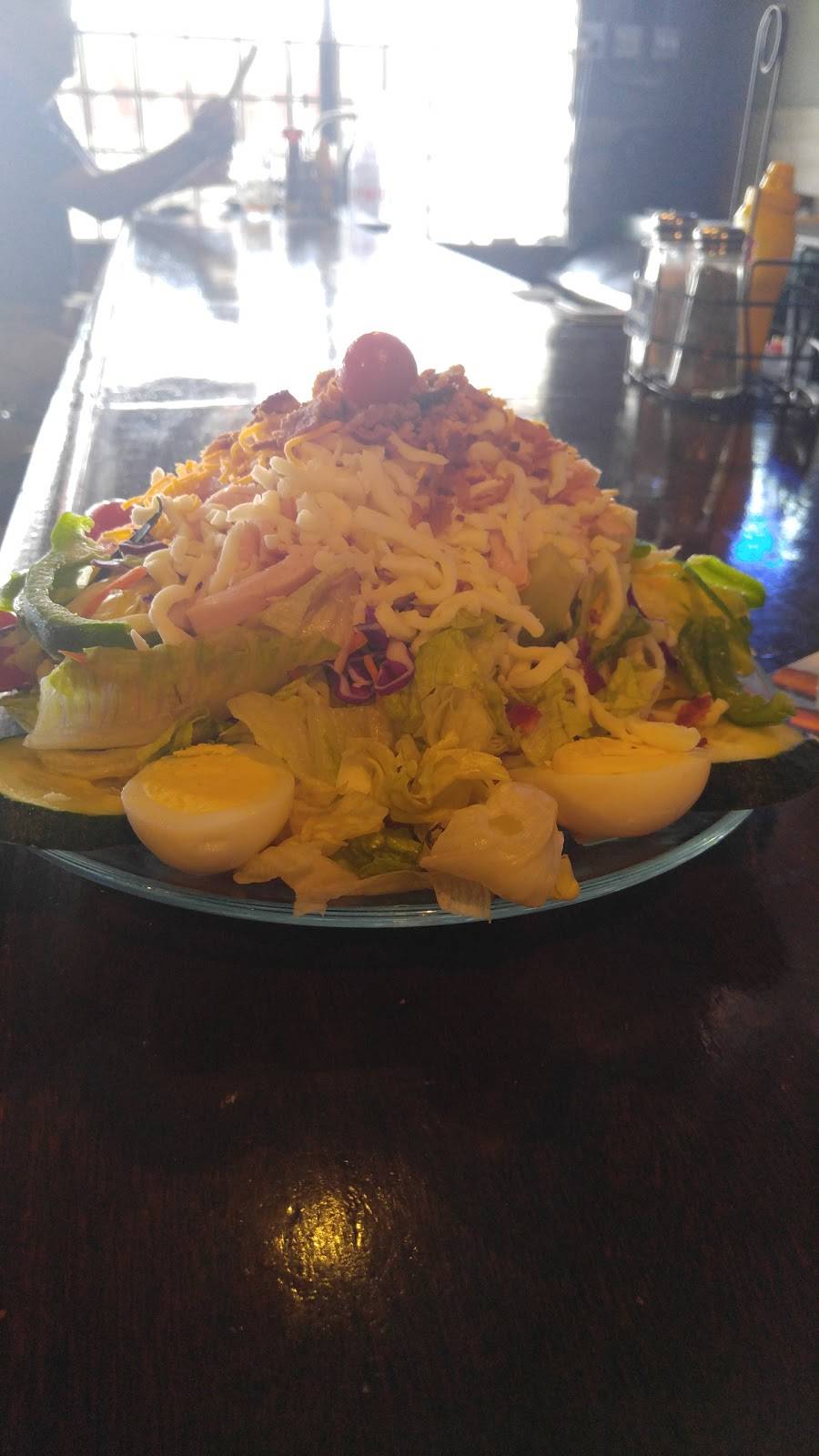 Pickled Petes Bar & Grill | restaurant | 303 E McKay St, Frontenac, KS 66763, USA | 6202313391 OR +1 620-231-3391