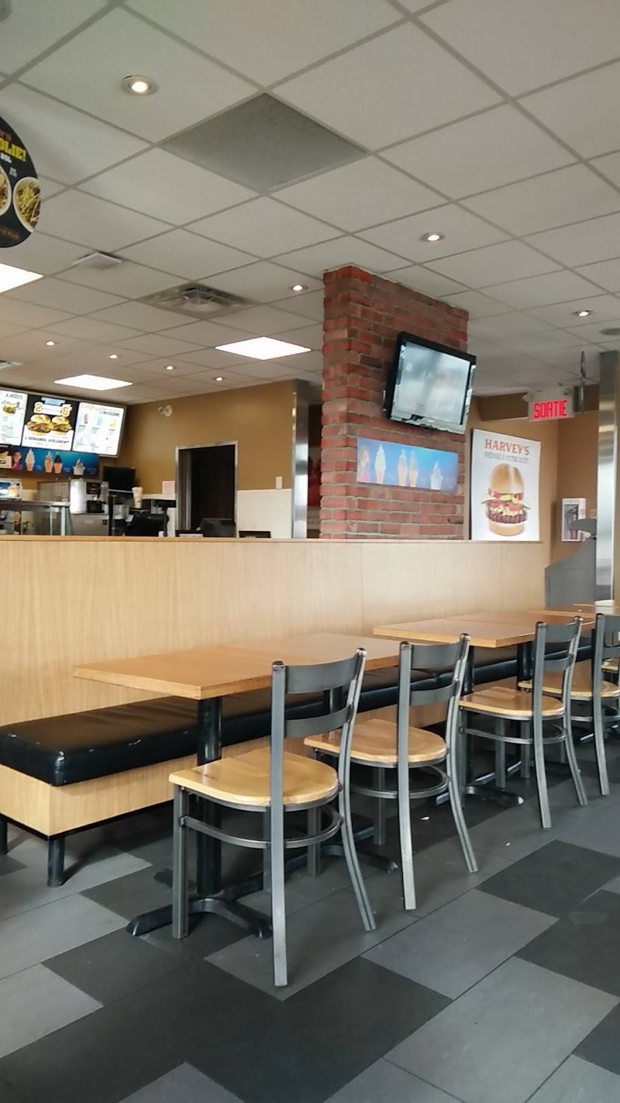Harveys | restaurant | 574 Rue de Saint Hubert, Granby, QC J2H 1Y5, Canada | 4509153688 OR +1 450-915-3688