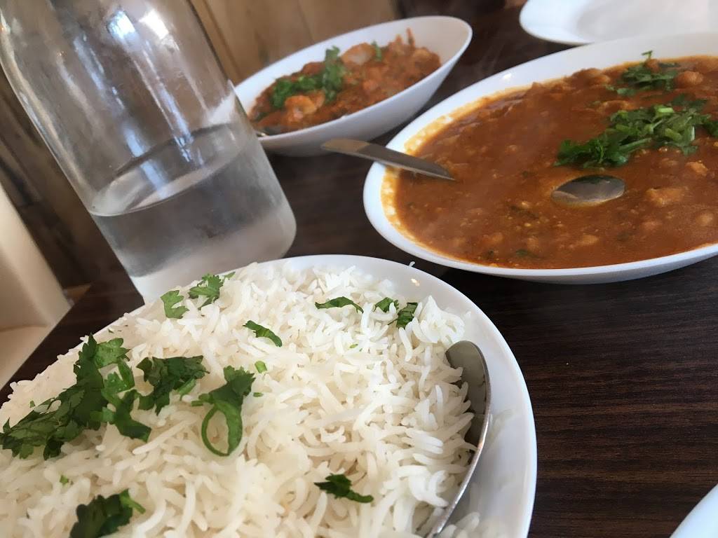 Royal Spice Indian Restaurant | restaurant | 1443 Main St E, Hamilton, ON L8K 1C4, Canada | 9055280981 OR +1 905-528-0981