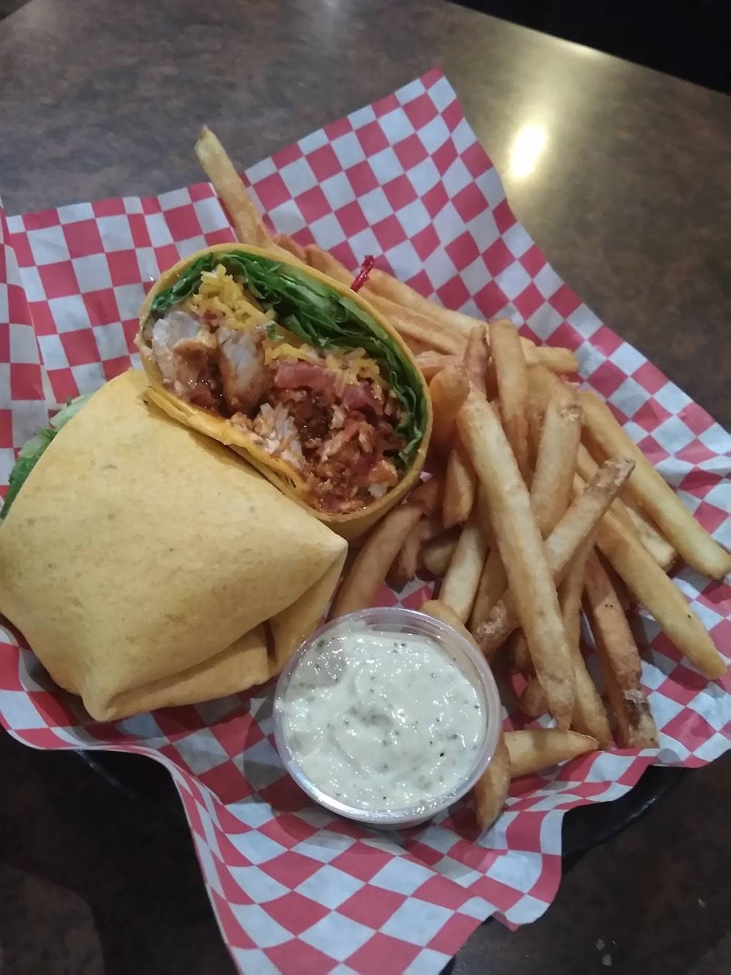 Grubs Uptown | restaurant | 3467 N Shiloh Dr, Fayetteville, AR 72703, USA | 4795824782 OR +1 479-582-4782