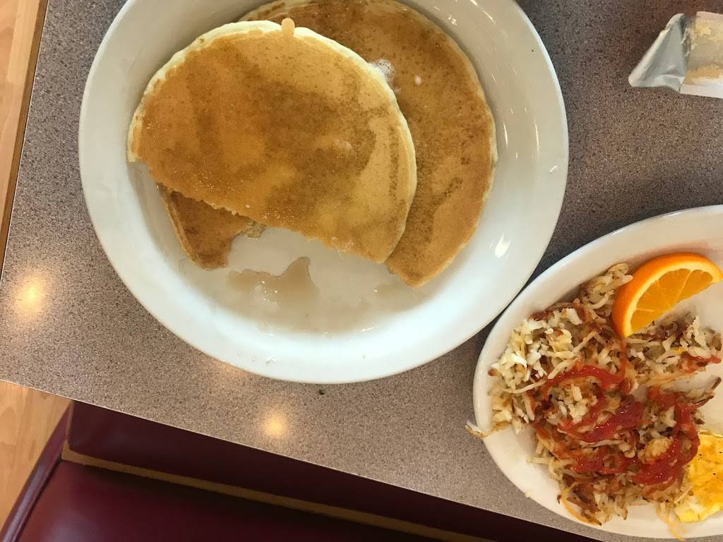 Break N Egg Diner | restaurant | 7814 Forsyth Blvd, Clayton, MO 63105, USA | 3147256337 OR +1 314-725-6337