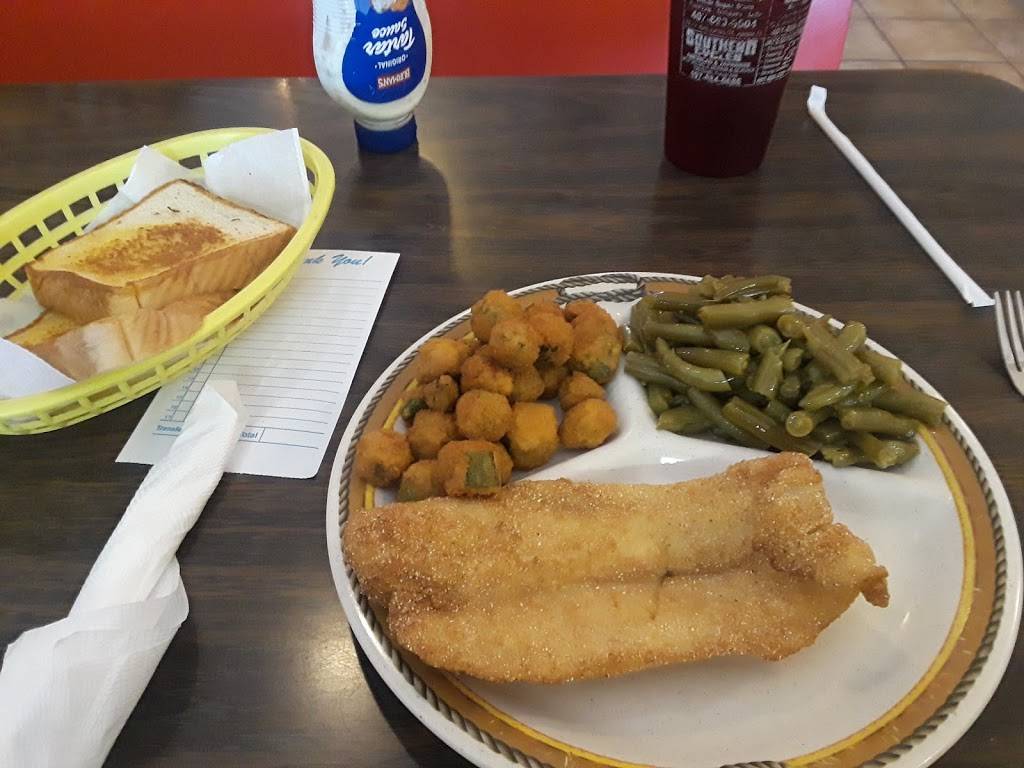 Robinsons Restaurant-Apopka | restaurant | 301 W Main St, Apopka, FL 32712, USA | 4078894151 OR +1 407-889-4151