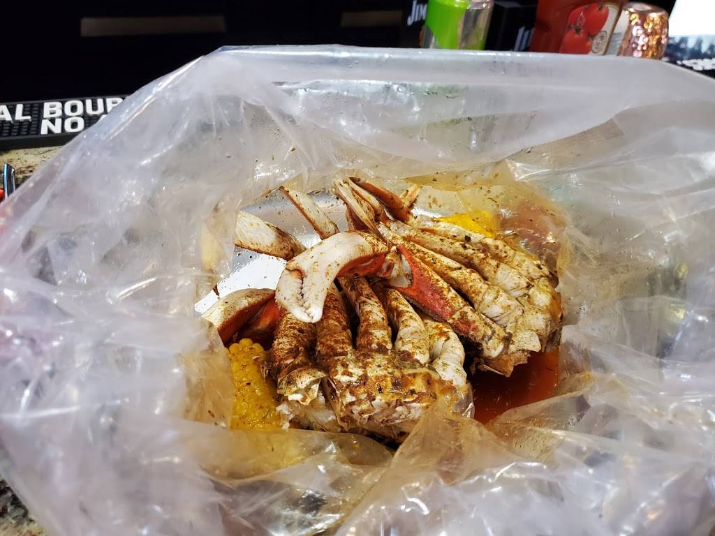 Pier 88 Boiling Seafood & Bar | restaurant | 11825 E US Hwy 40 STE D, Independence, MO 64055, USA | 8168006020 OR +1 816-800-6020