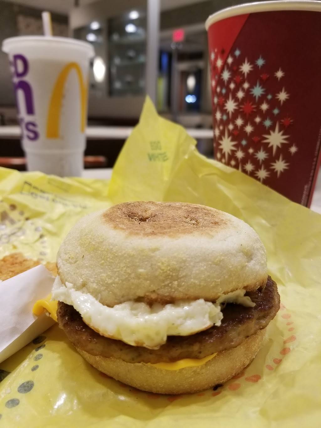 McDonalds | cafe | 302 N Main St, Leominster, MA 01453, USA | 9785349762 OR +1 978-534-9762