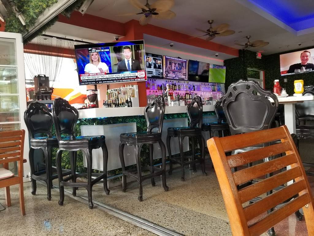 Oceans Ten | restaurant | 960 Ocean Dr, Miami Beach, FL 33139, USA | 3056041999 OR +1 305-604-1999