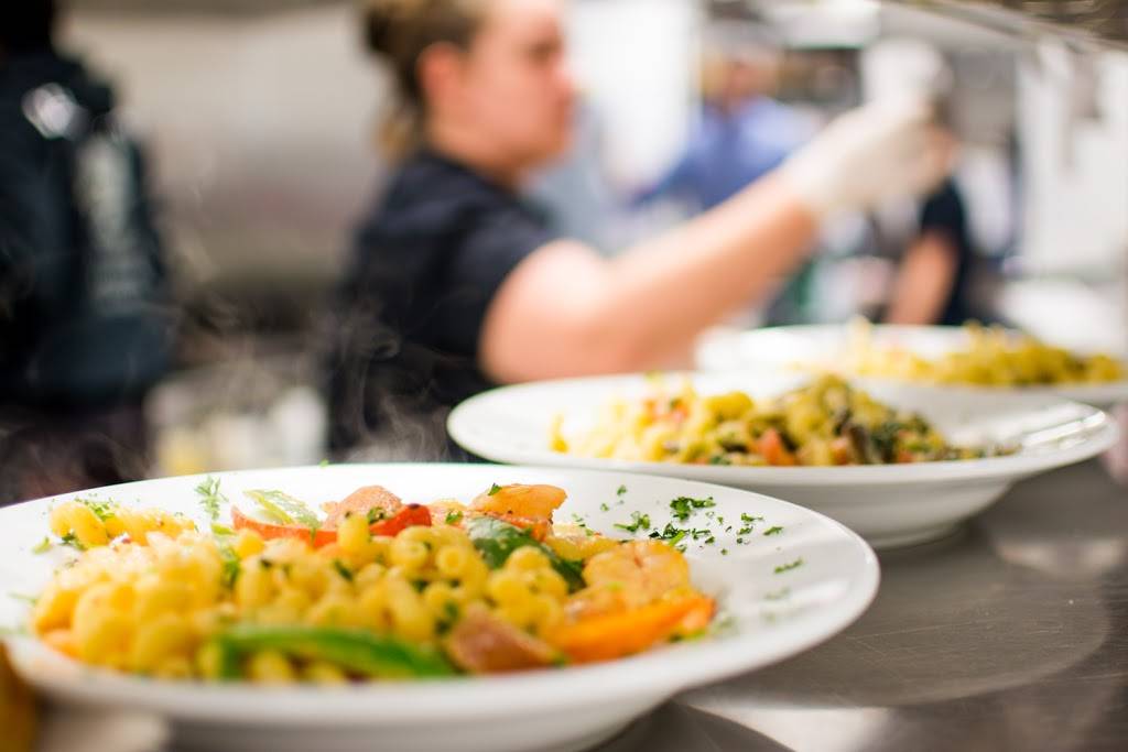 Bar Louie | night club | 234 Frederica St, Owensboro, KY 42301, USA | 2702157723 OR +1 270-215-7723