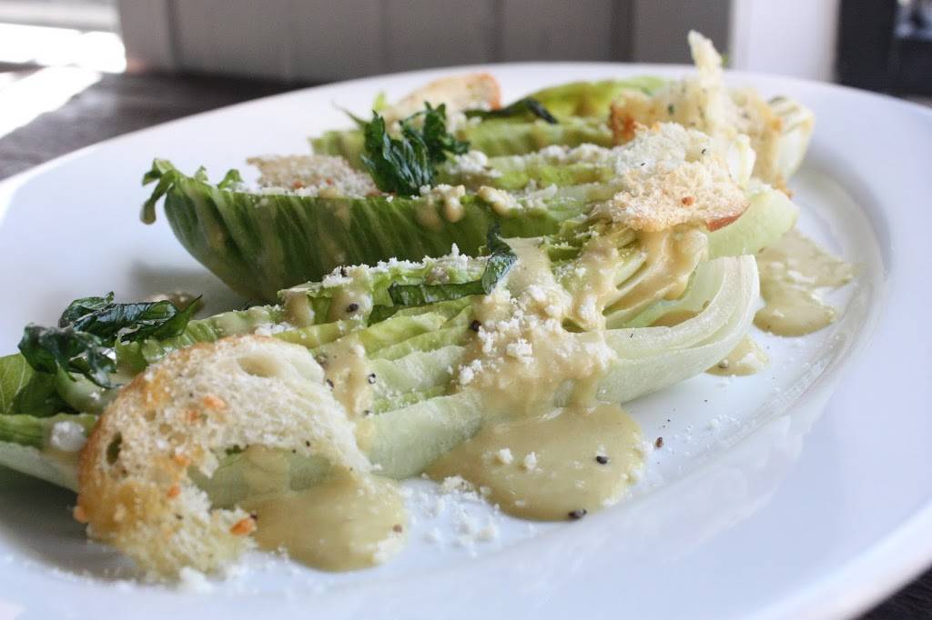 The Pike | restaurant | 271-02 Union Tpke, Queens, NY 11040, USA | 7183478052 OR +1 718-347-8052