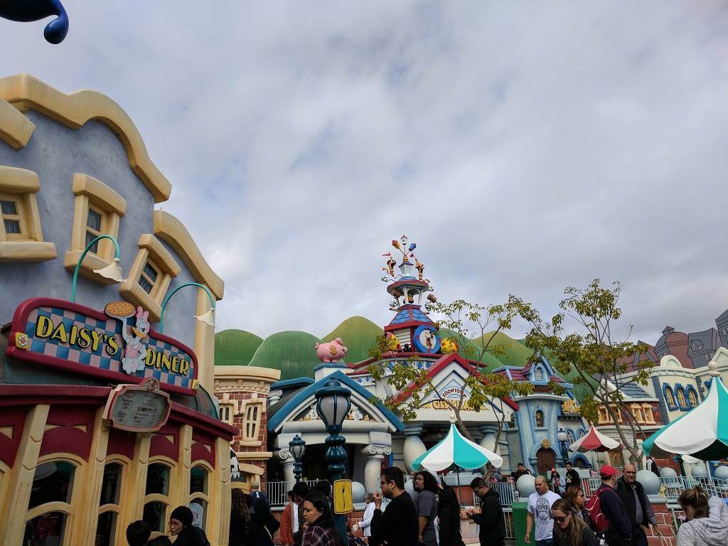 Daisys Diner | restaurant | Disneyland Park, Anaheim, CA 92802, USA | 7147813463 OR +1 714-781-3463