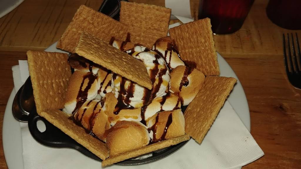 Happy Camper Pizzeria | restaurant | 1209 N Wells St, Chicago, IL 60610, USA | 3123441634 OR +1 312-344-1634