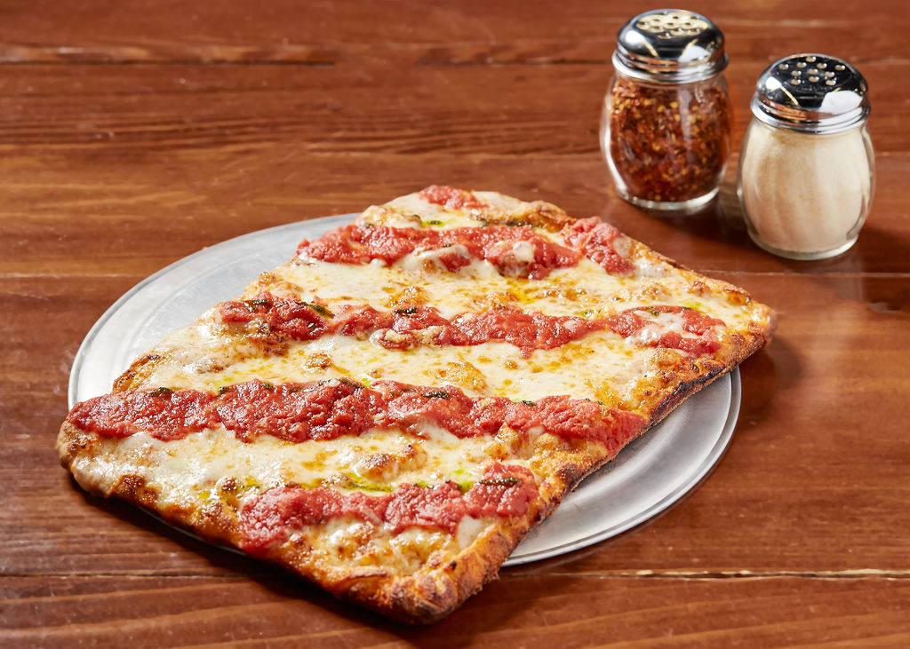 Geno Ds Pizza | restaurant | 224 E 7th St, Charlotte, NC 28202, USA | 7049005202 OR +1 704-900-5202