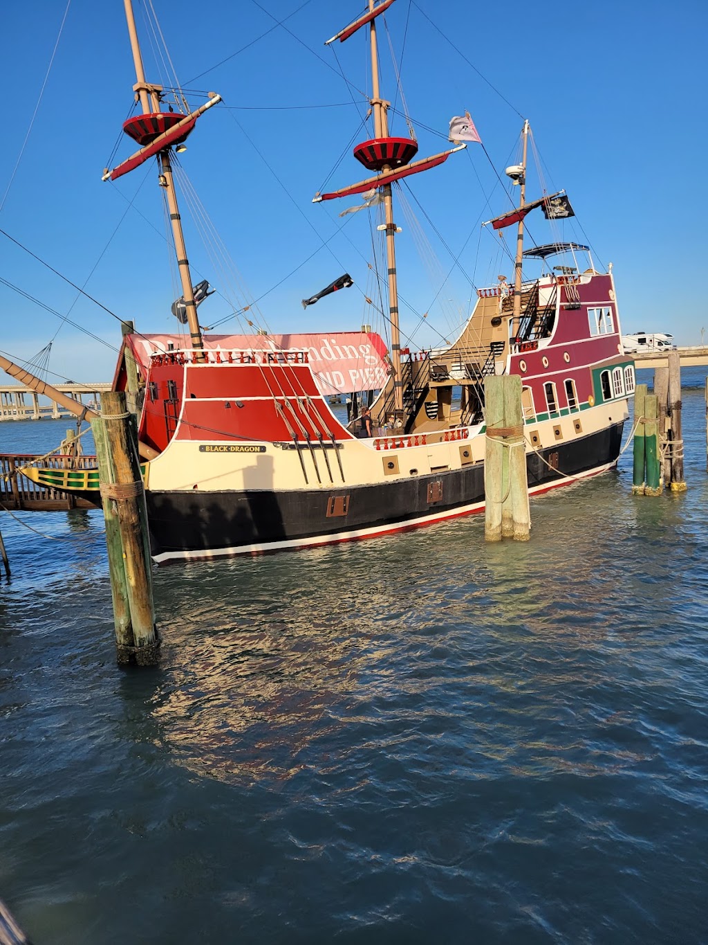 Krispy Krunchy Chicken | restaurant | 501 E Maxan St, Port Isabel, TX 78578, USA | 9569433883 OR +1 956-943-3883