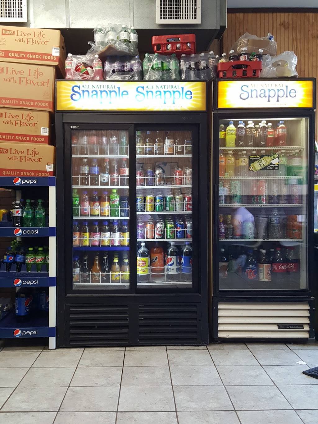 Mikes Famous Steaks & Subs | restaurant | 754 E Chestnut Hill Rd, Newark, DE 19713, USA | 3024530331 OR +1 302-453-0331