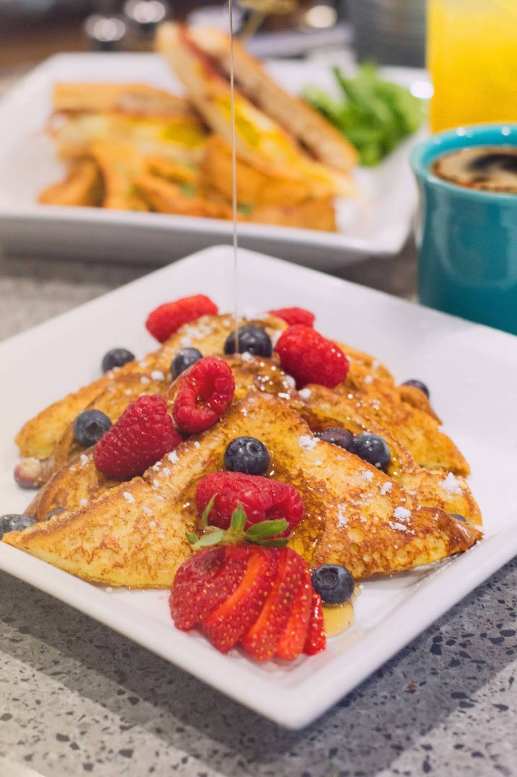 The Continental | restaurant | 111 W Fortune St, Tampa, FL 33602, USA | 8132231351 OR +1 813-223-1351