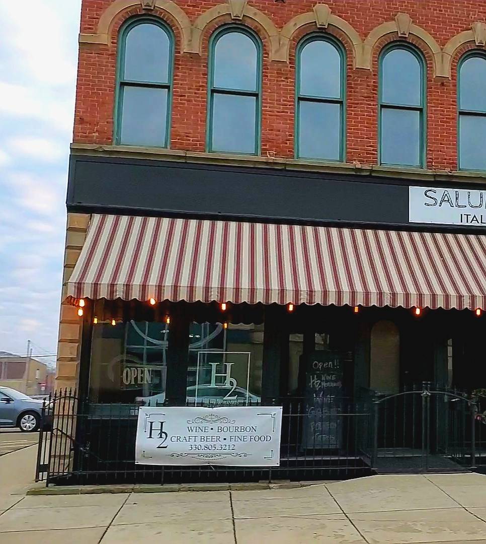 H2 Huth & Harris Wine Merchants | restaurant | 427 Tuscarawas St E, Canton, OH 44702, USA | 3308053212 OR +1 330-805-3212