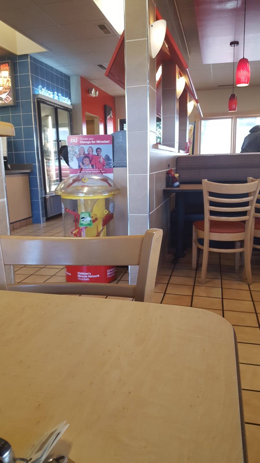 Dairy Queen Grill & Chill | restaurant | 1159 E Virginia St, Evansville, IN 47711, USA | 8124229341 OR +1 812-422-9341