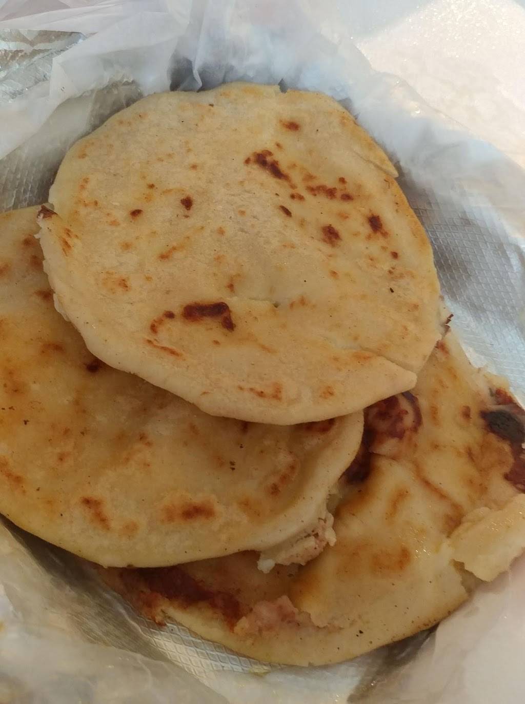 Deli Pupuseria Salvadoreña | restaurant | 10929 SW 186th St, Miami, FL 33157, USA | 3052552977 OR +1 305-255-2977