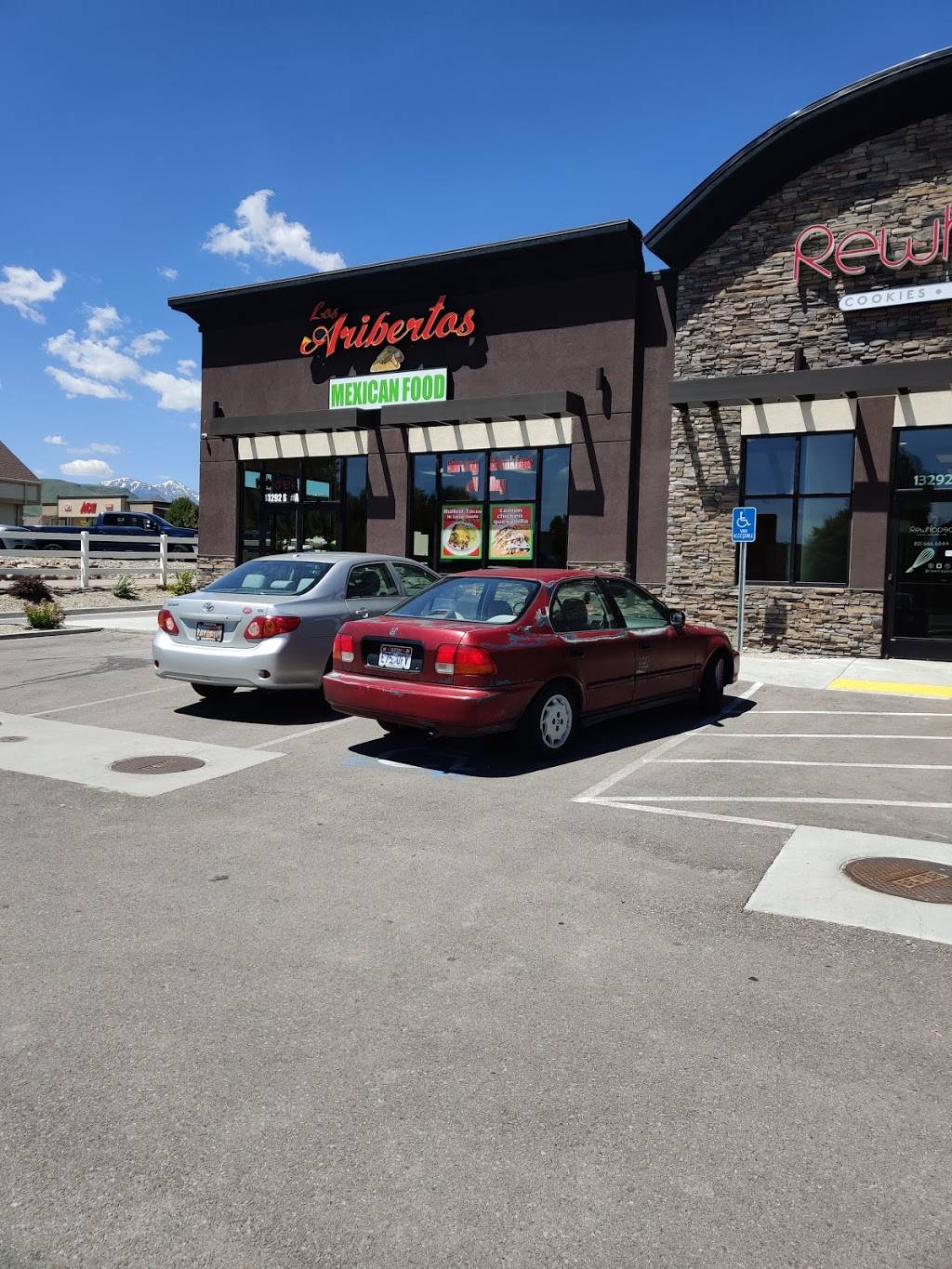 Los Aribertos Mexican Food | restaurant | 13292 S 5600 W, Herriman, UT 84096, USA | 8016667651 OR +1 801-666-7651