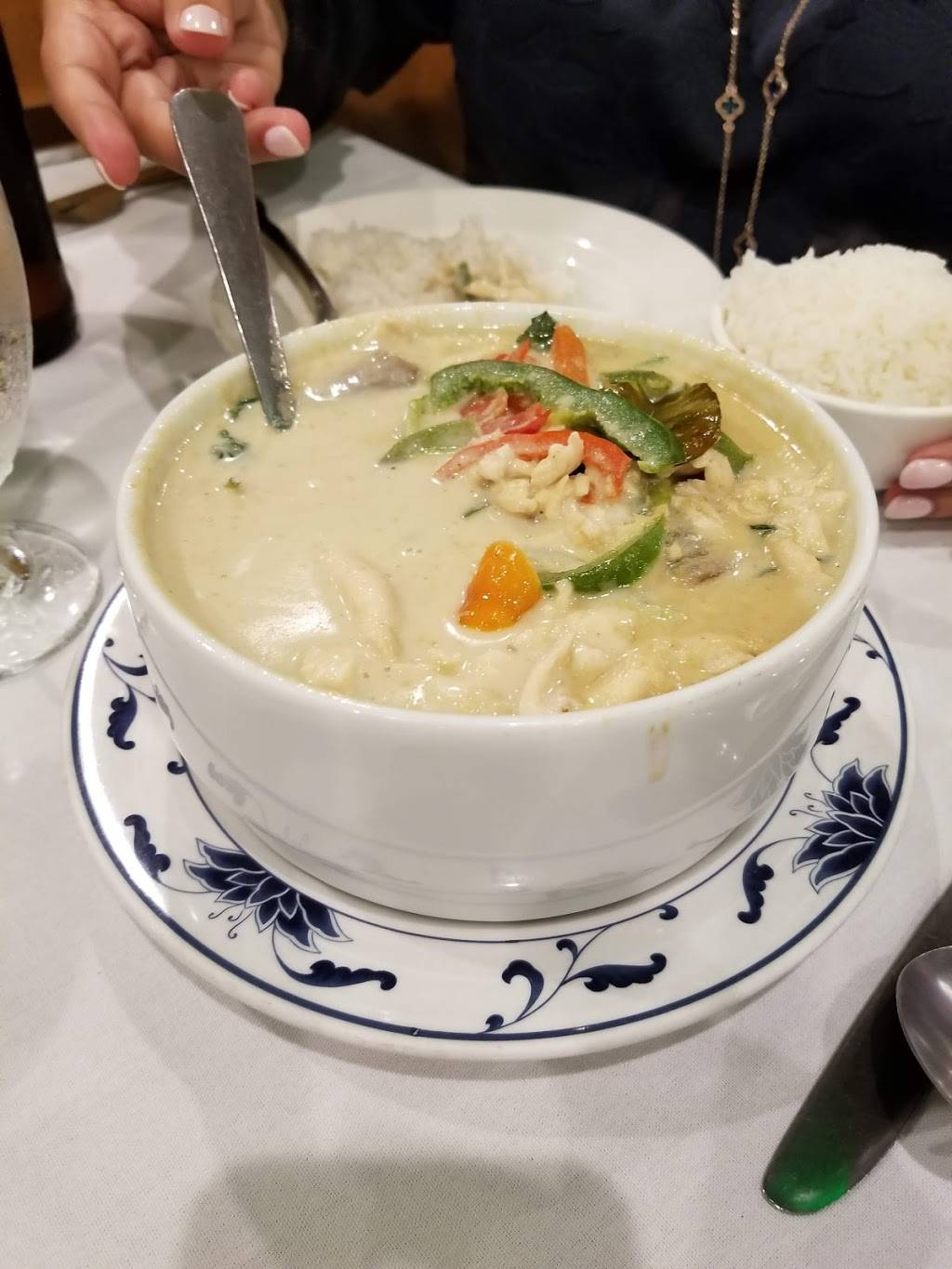 Lemonleaf Grill | restaurant | 536 S Broadway, Hicksville, NY 11801, USA | 5169392288 OR +1 516-939-2288