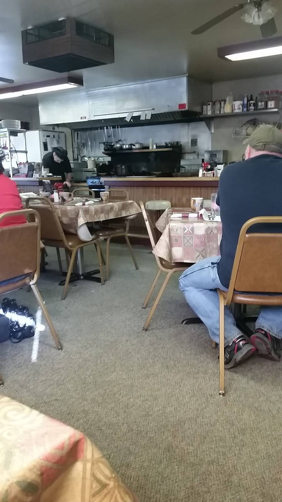 Jillians Family Restaurant | restaurant | 109-131 E Water St, Princeton, WI 54968, USA | 9202953660 OR +1 920-295-3660