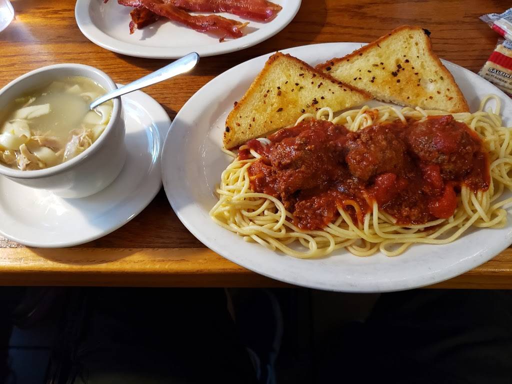 Holidays Restaurant | restaurant | 2080 W Stadium Blvd, Ann Arbor, MI 48103, USA | 7346681292 OR +1 734-668-1292