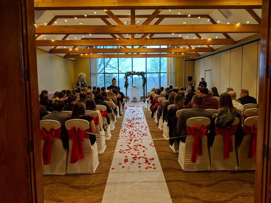 Silver Spring Golf & Banquet Center | restaurant | N56W21318 Silver Spring Dr, Menomonee Falls, WI 53051, USA | 2622524666 OR +1 262-252-4666