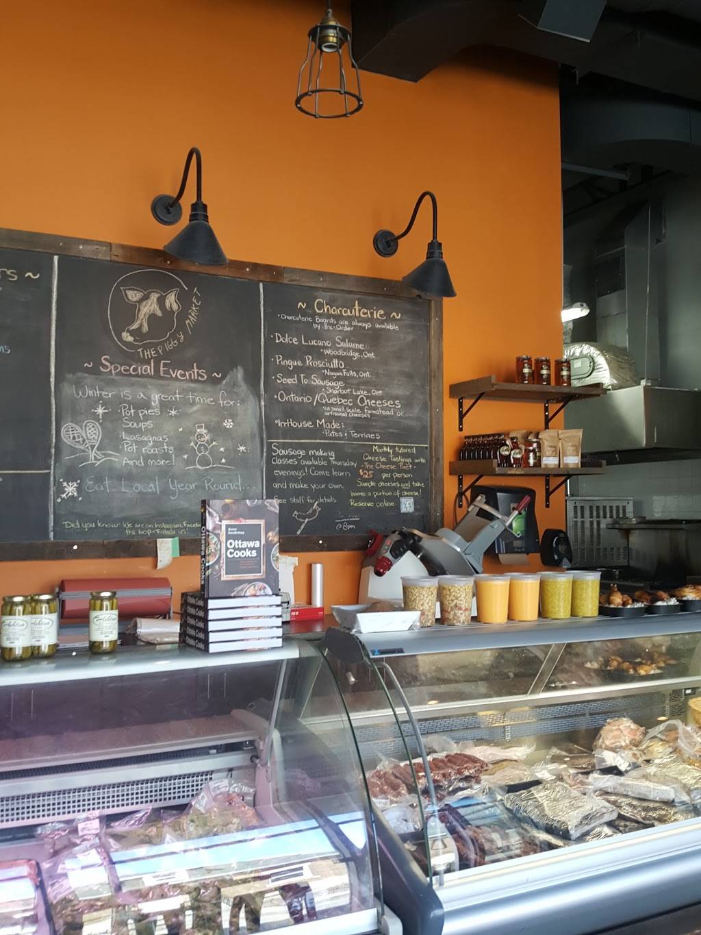 The Piggy Market | restaurant | 400 Winston Ave, Ottawa, ON K2A 1Y5, Canada | 6133716124 OR +1 613-371-6124