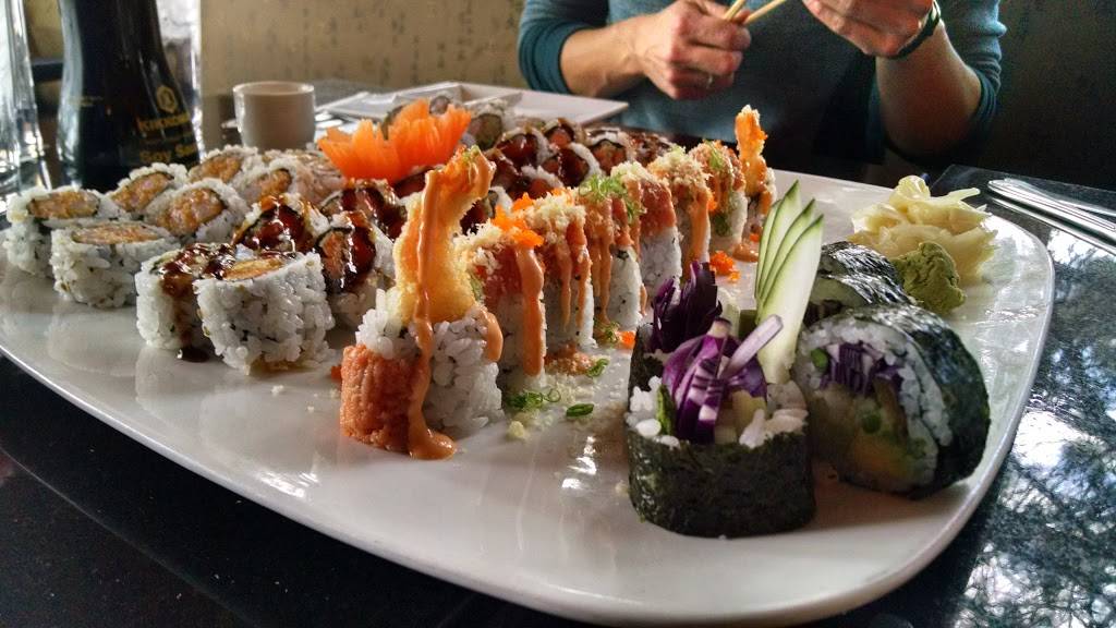 East Moon | restaurant | 2144 Main St, Longmont, CO 80501, USA | 3036848383 OR +1 303-684-8383