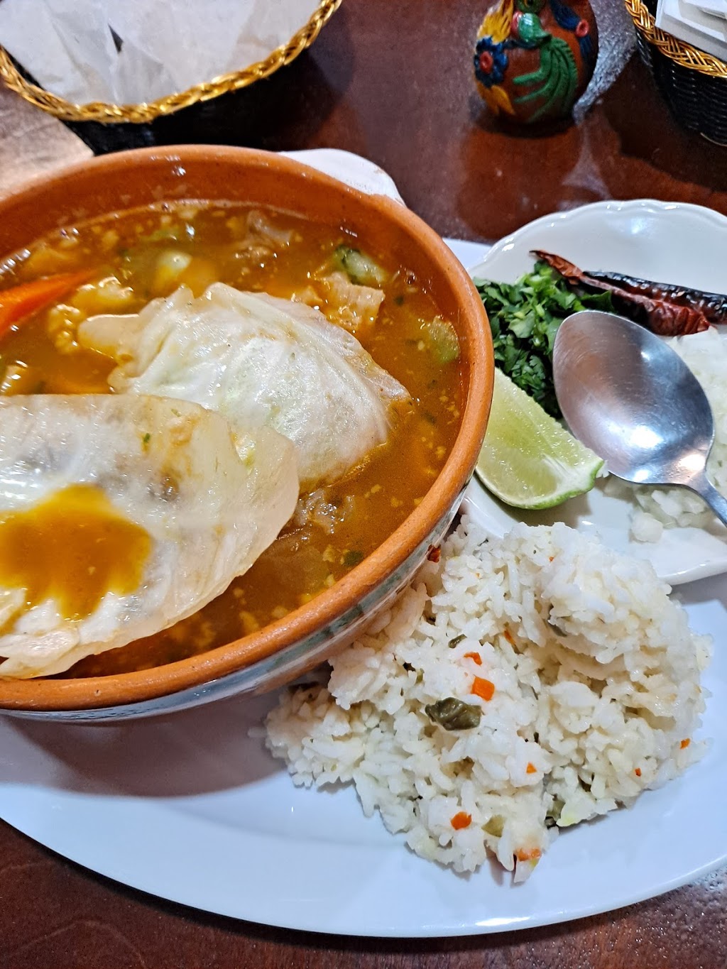 El Quetzal Guatemalan Restaurant | restaurant | 3445 W Lawrence Ave, Chicago, IL 60625, USA | 7739426120 OR +1 773-942-6120