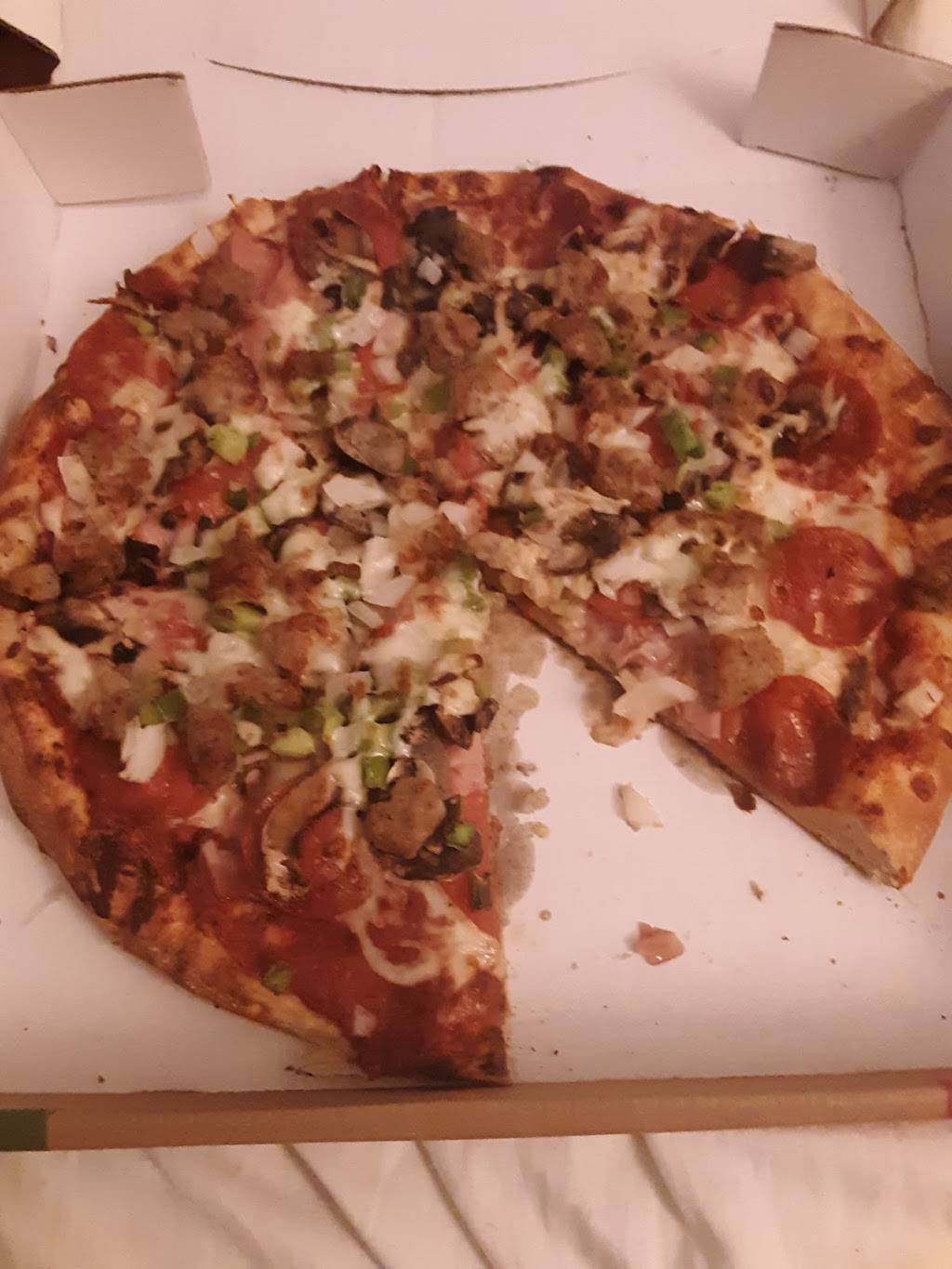 Palermo Pizza | restaurant | 4669 Alpine Ave NW, Comstock Park, MI 49321, USA | 6166472800 OR +1 616-647-2800