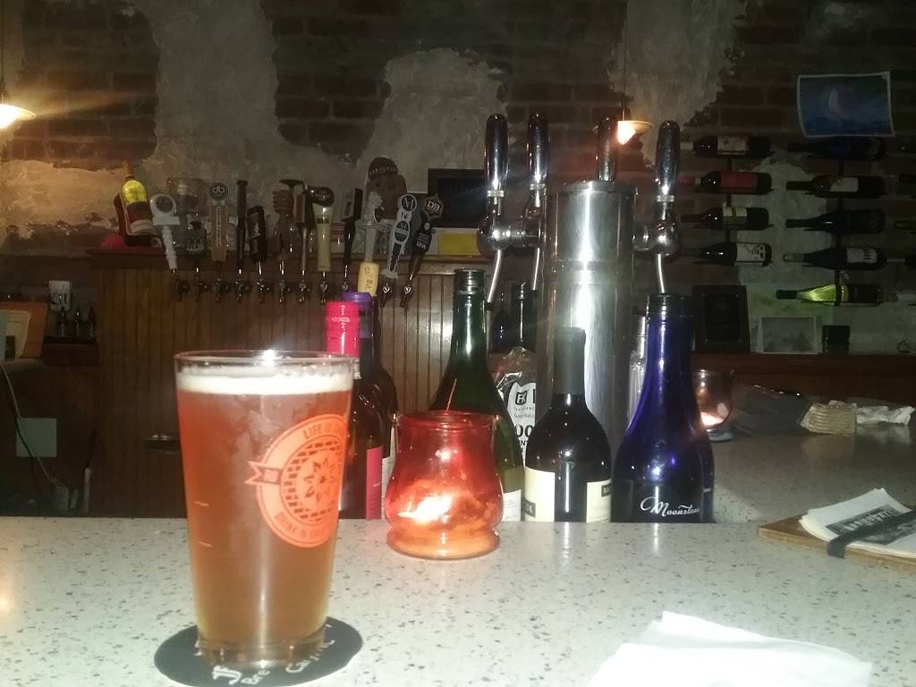 Bar Local Pub & Pizzeria | restaurant | 19 Market St, Wilmington, NC 28401, USA | 9108335799 OR +1 910-833-5799