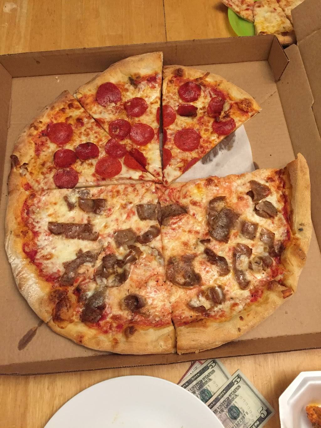 Primo Pizza | restaurant | 226 E Main St, Clayton, NC 27520, USA | 9193593515 OR +1 919-359-3515