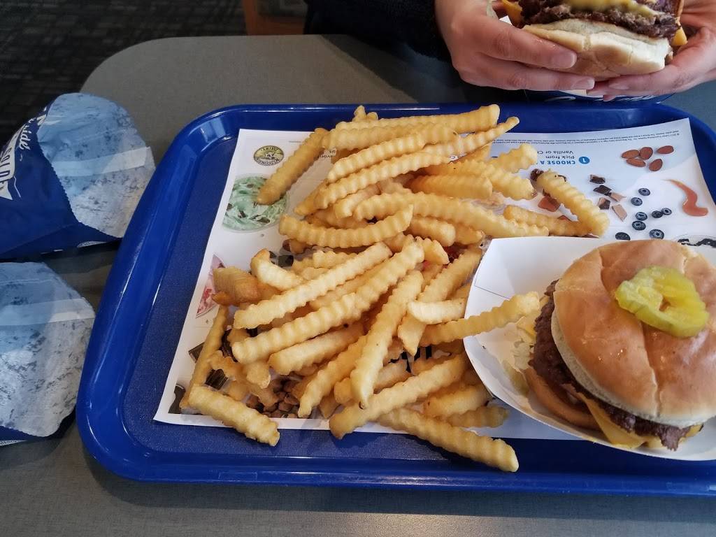 Culvers | restaurant | 9455 N Skokie Blvd, Skokie, IL 60077, USA | 8479838860 OR +1 847-983-8860