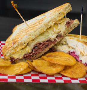 Rollin at D&D | meal delivery | 825 Noyes St, Evanston, IL 60201, USA | 8474754344 OR +1 847-475-4344