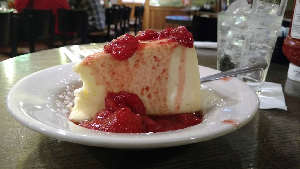 Bennigans Clear Lake | restaurant | 2023 7th Ave N, Clear Lake, IA 50428, USA | 6413572366 OR +1 641-357-2366